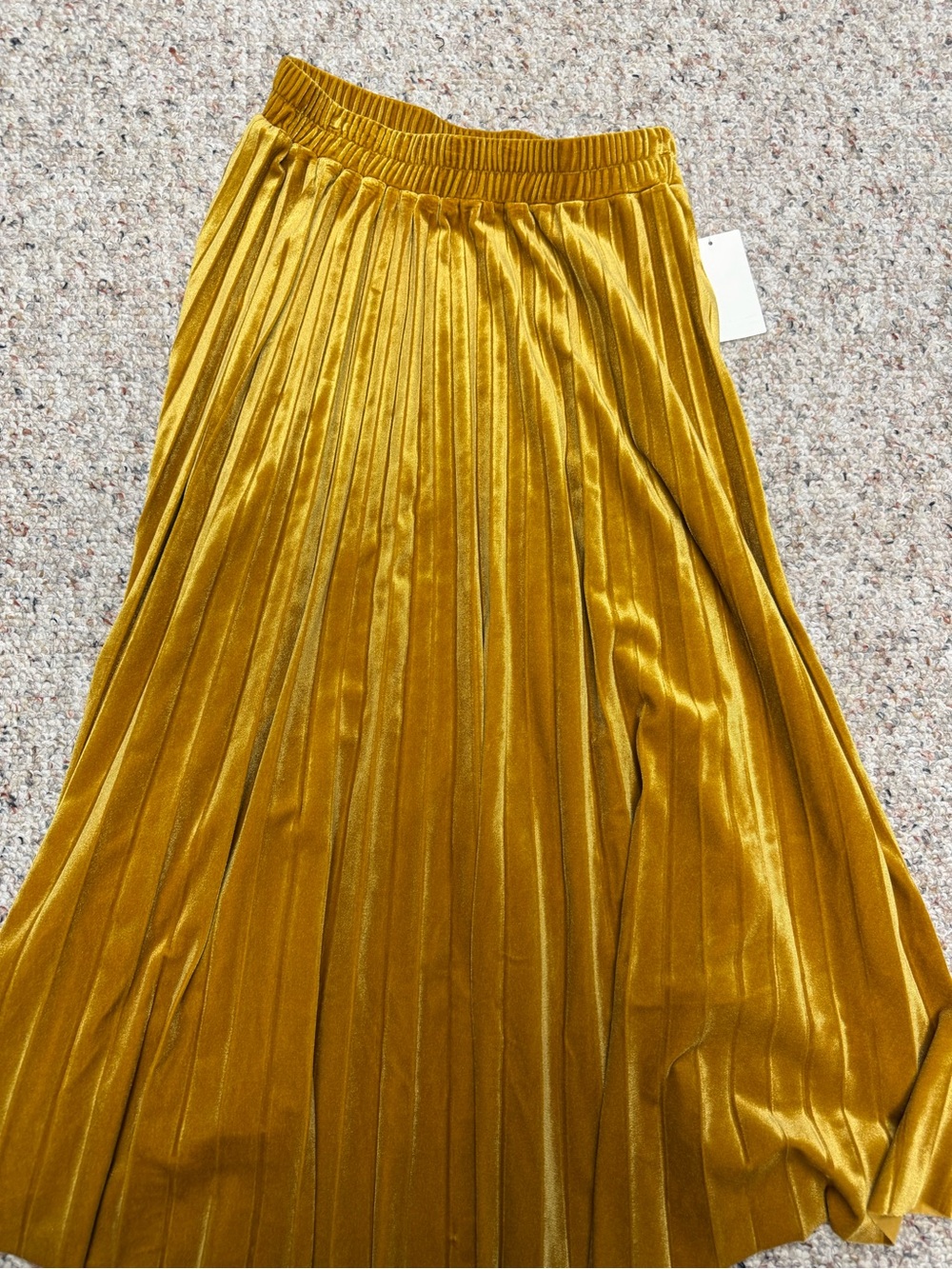 Halogen Pleated Midi Skirt in Mustard Gold